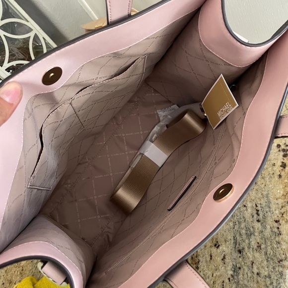 New Mk large tote 💝 limited addition - Picture 4 of 8